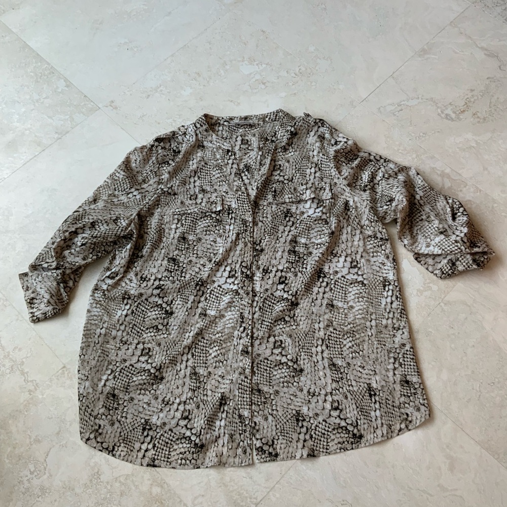 Calvin Klein Beige and Brown Snake Patterned Top 2X - Picture 3 of 6